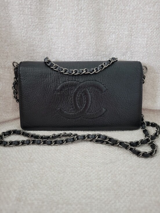 CHANEL Handbags - Chanel Coco Pochette Wallet Crossbody Bag